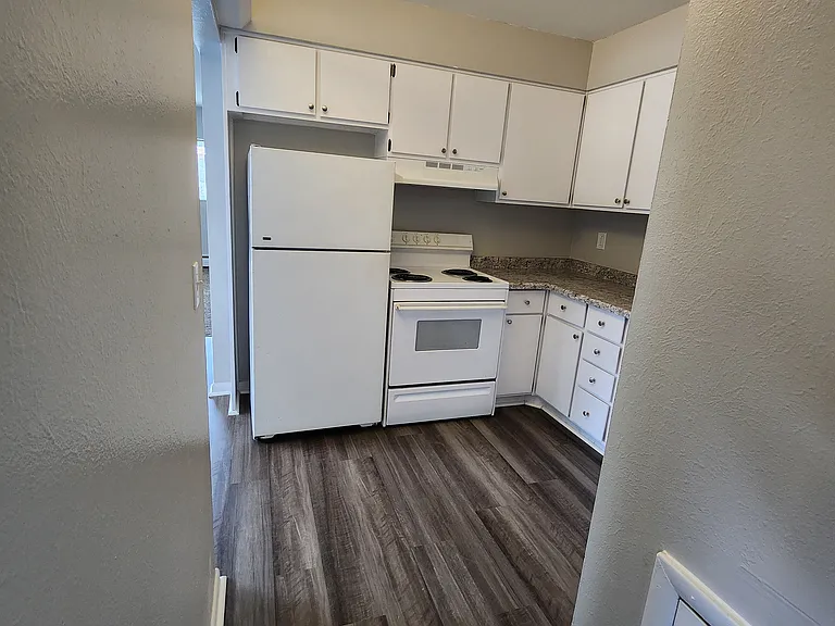 4020 Stannard Dr #8 — Photo 6