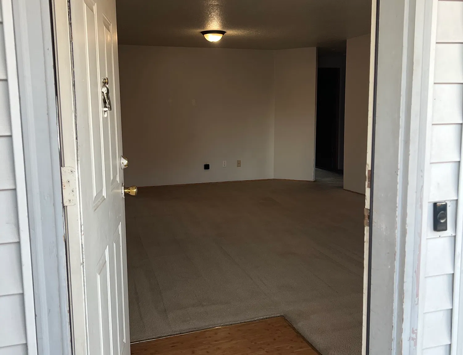 3 bed, 1408 sqft, $2,200 — Photo 1