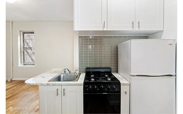 Rented by Douglas Elliman | media 20