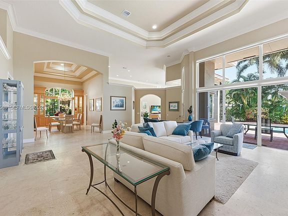 4th image of 2442 Poinciana Ct