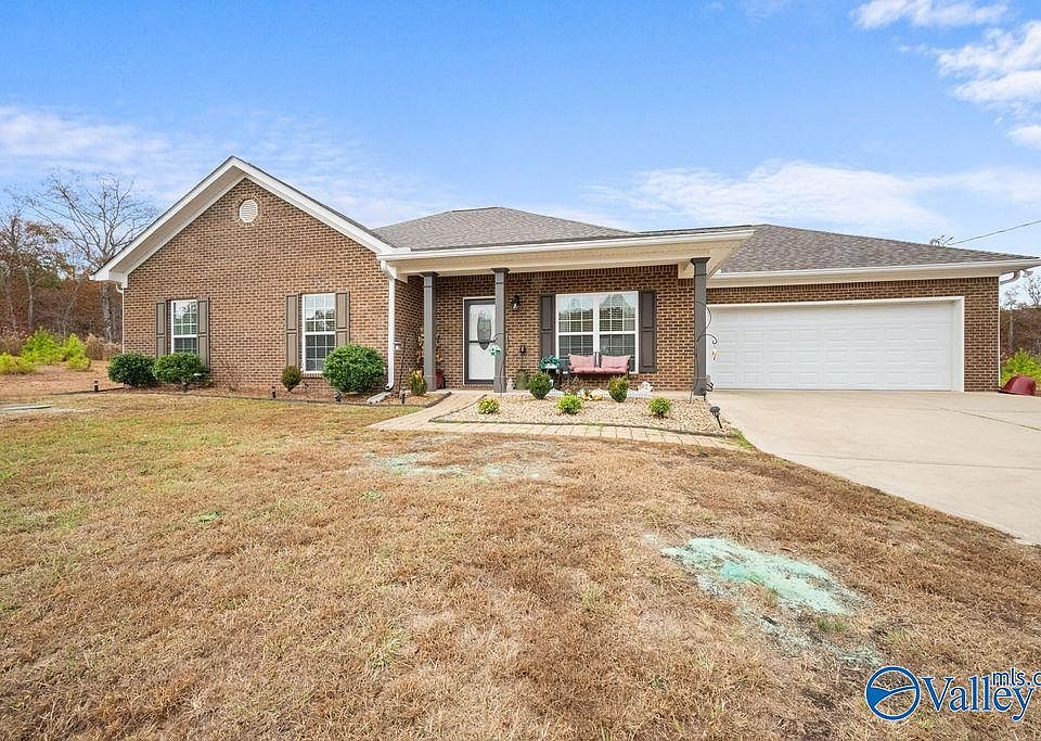 1st image of 315 Oak Valley Dr