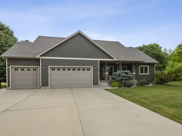 1610 Overlook Ridge Rd, Brookings, SD 57006