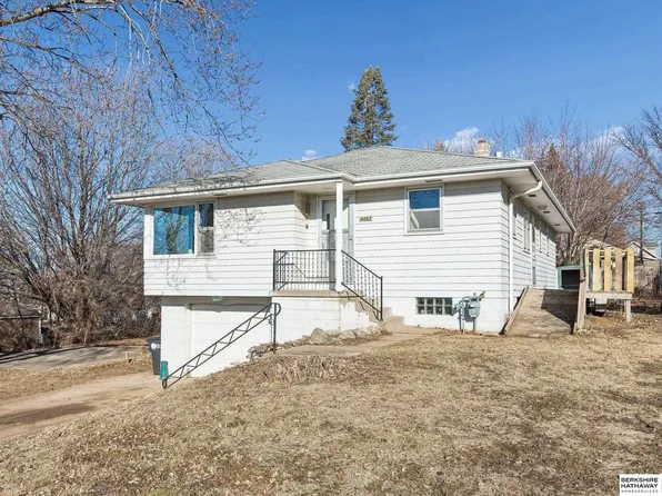 4462 G St, Omaha, NE 68107