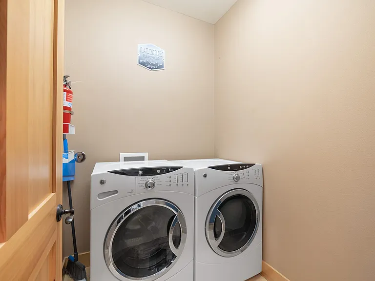 2051 N Main St #311 — Photo 6