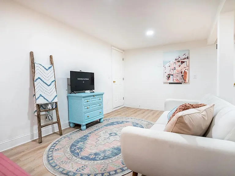 2203 Myra St #3 — Photo 7