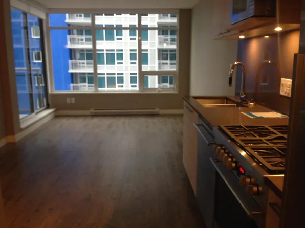 6288 No 3 Rd #910, Richmond, BC V6Y 2B2