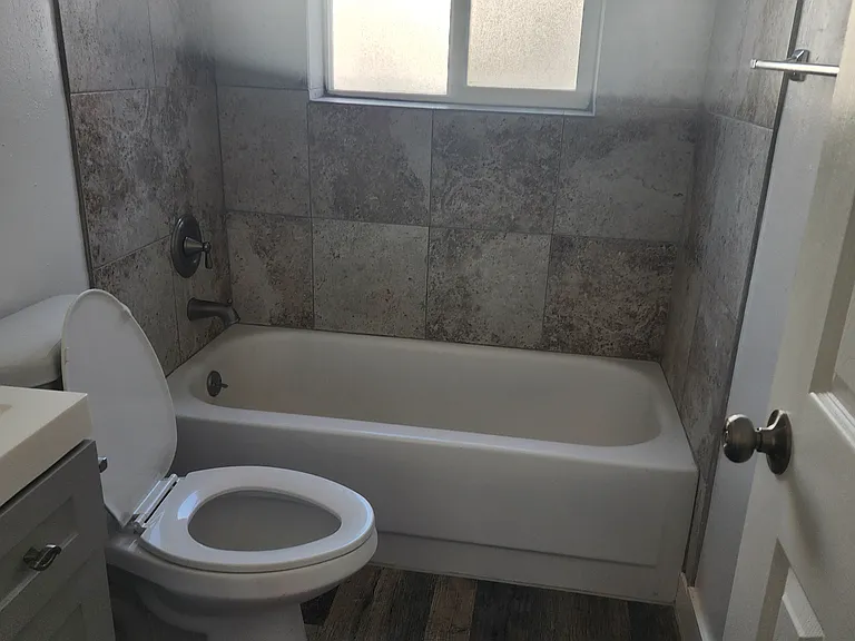 760 Pine St — Photo 6