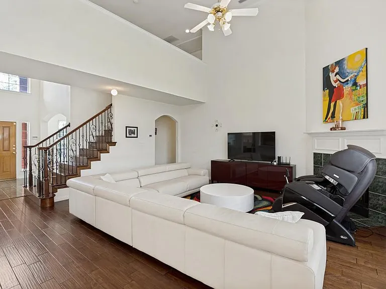 7531 Maribeth Dr — Photo 6