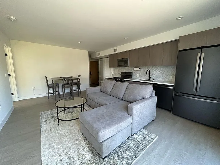 4506 Dockweiler St #304 — Photo 5
