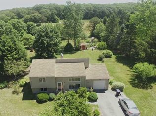 336 Indian Corner Rd, Saunderstown, RI 02874