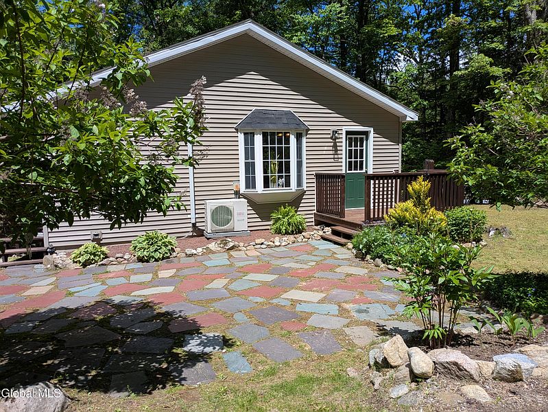 5th image of 606 Goggins Road