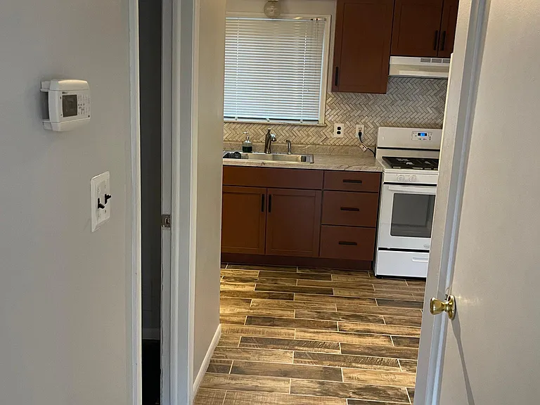 6911 Town Ln — Photo 5