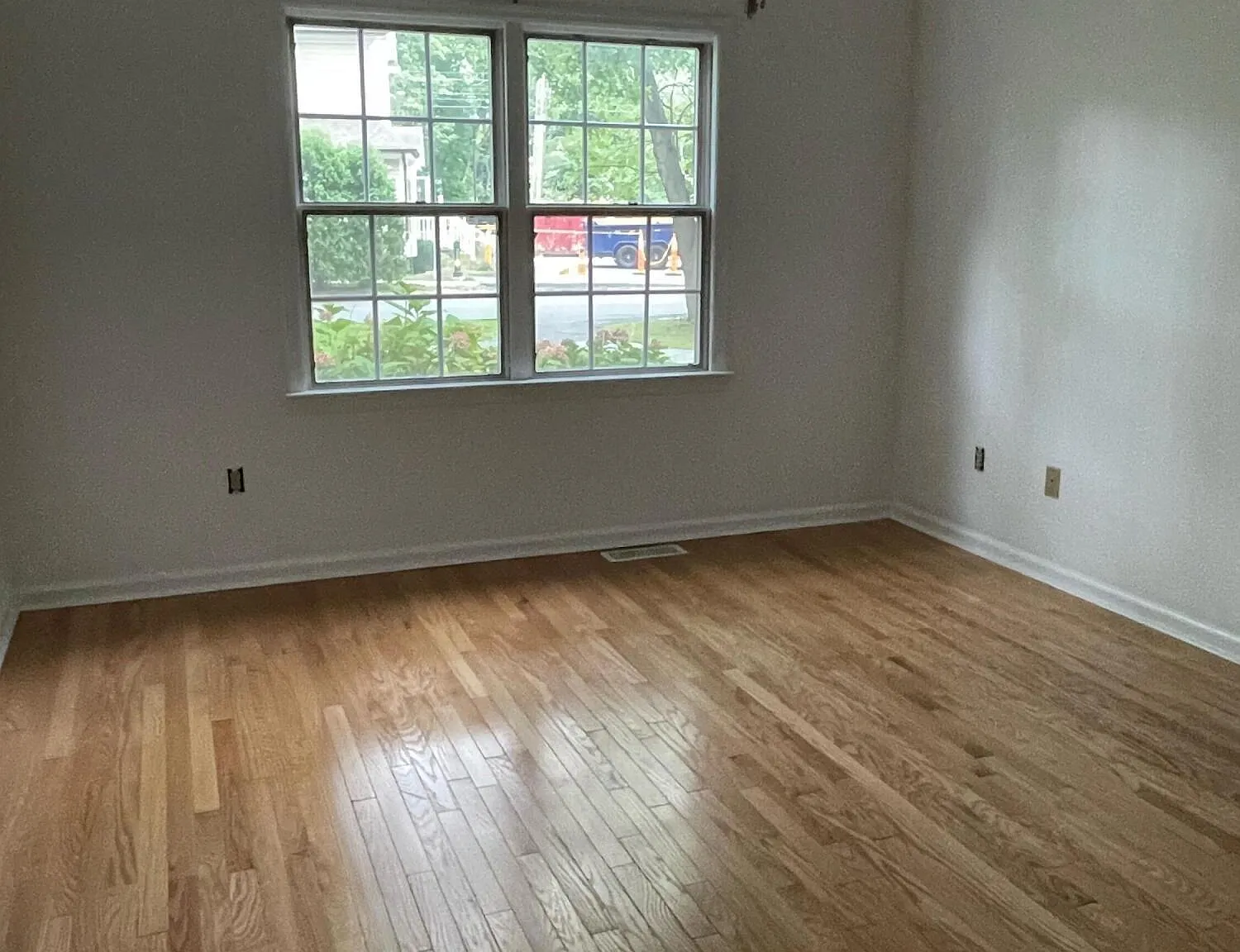 2 bed, 2.0 bath, 905 sqft, $3,800 — Photo 4