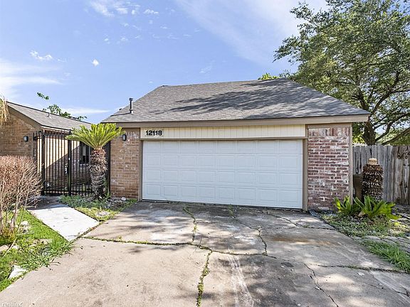 2nd image of 12118 Meadow Pines Dr