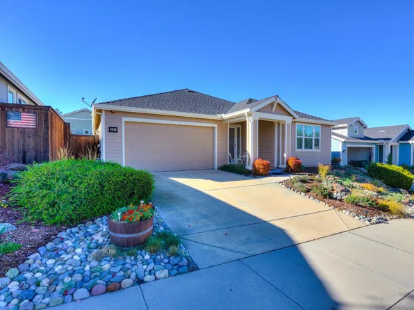 241 Ryans Ln, Grass Valley, CA 95945