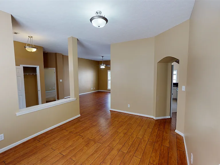 615 Castlebrook Dr — Photo 18