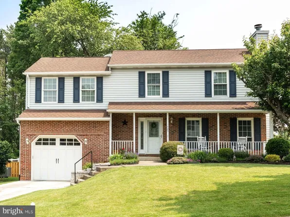 1425 Burnside Dr, Hampstead, MD 21074