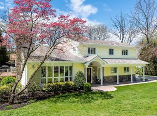 25 Morgan Ct, Manhasset, NY 11030