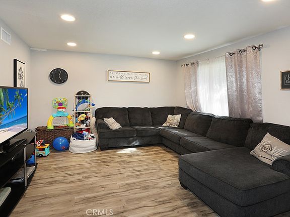 4th image of 212 N Kodiak St APT A