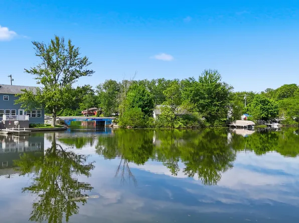 1425 E 700th Rd S, Wolcottville, IN 46795