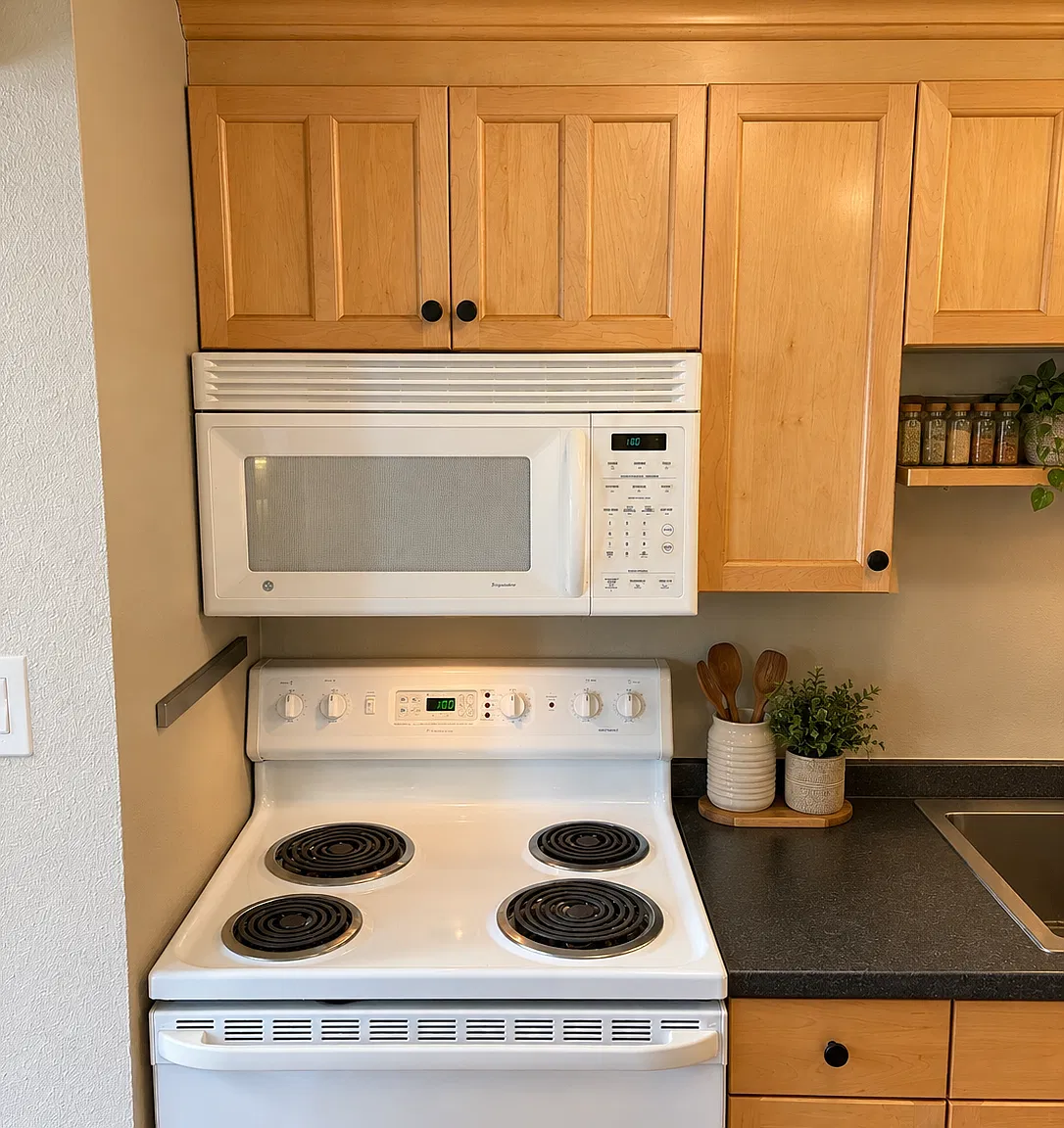 1 bed, 450 sqft, $1,300 — Photo 2
