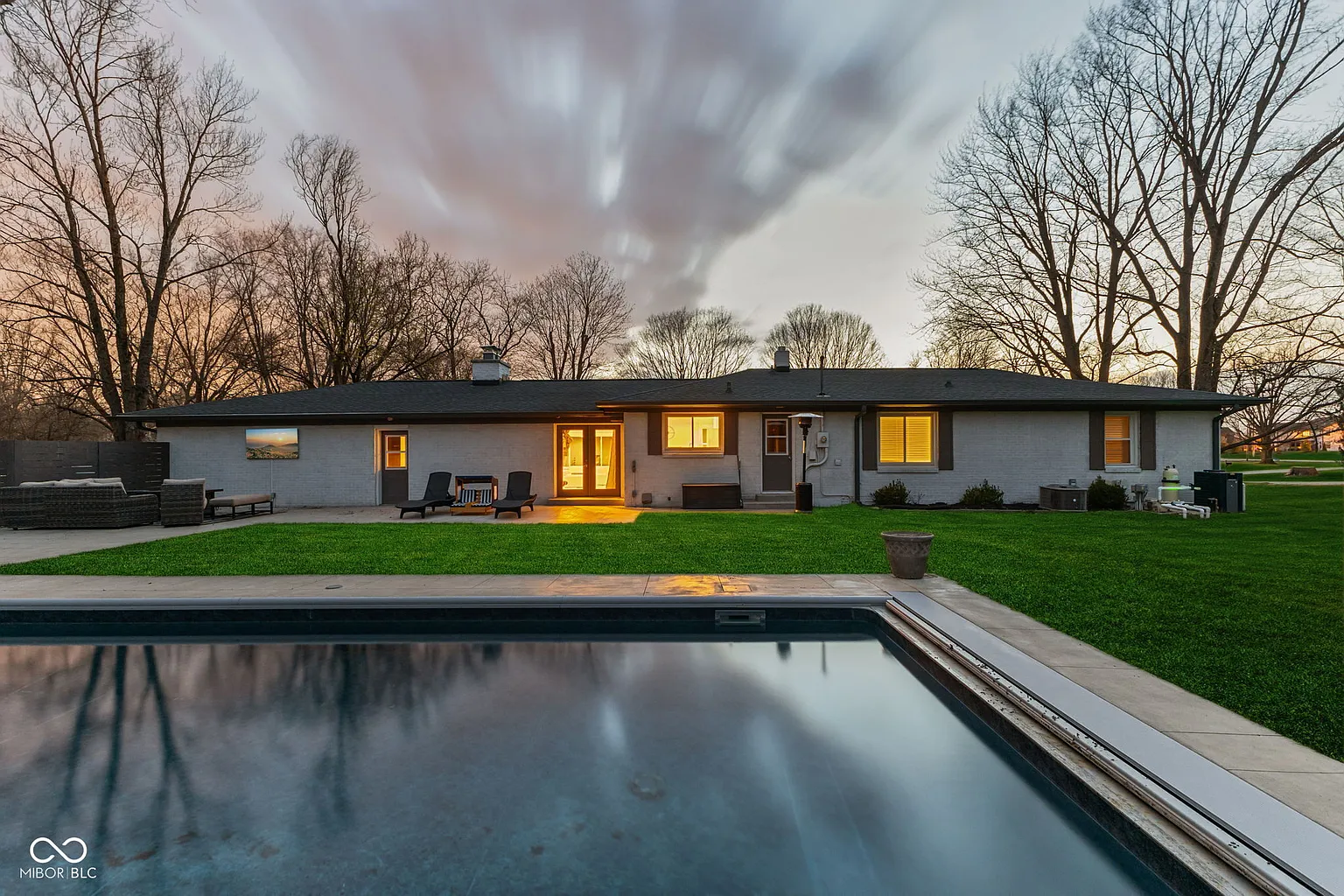 217 West Dr photo 1