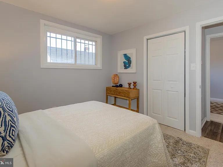 22 Chamber Ave — Photo 5