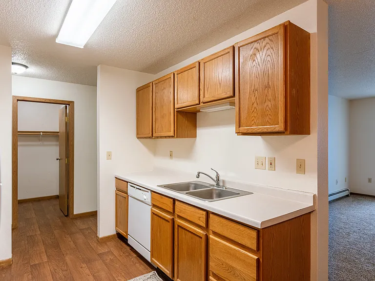 Fargo, ND Country Edge Apartments | Kitchen