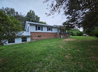 140 Hickory Ave, Monterey, TN 38574