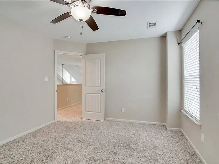 763 Chinaberry Ct — Photo 5