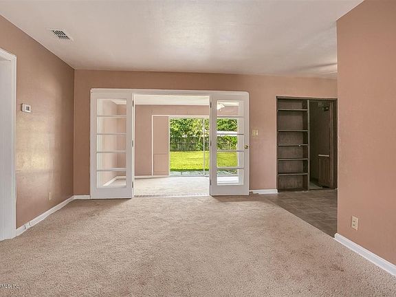 2nd image of 3940 Tyndale Dr