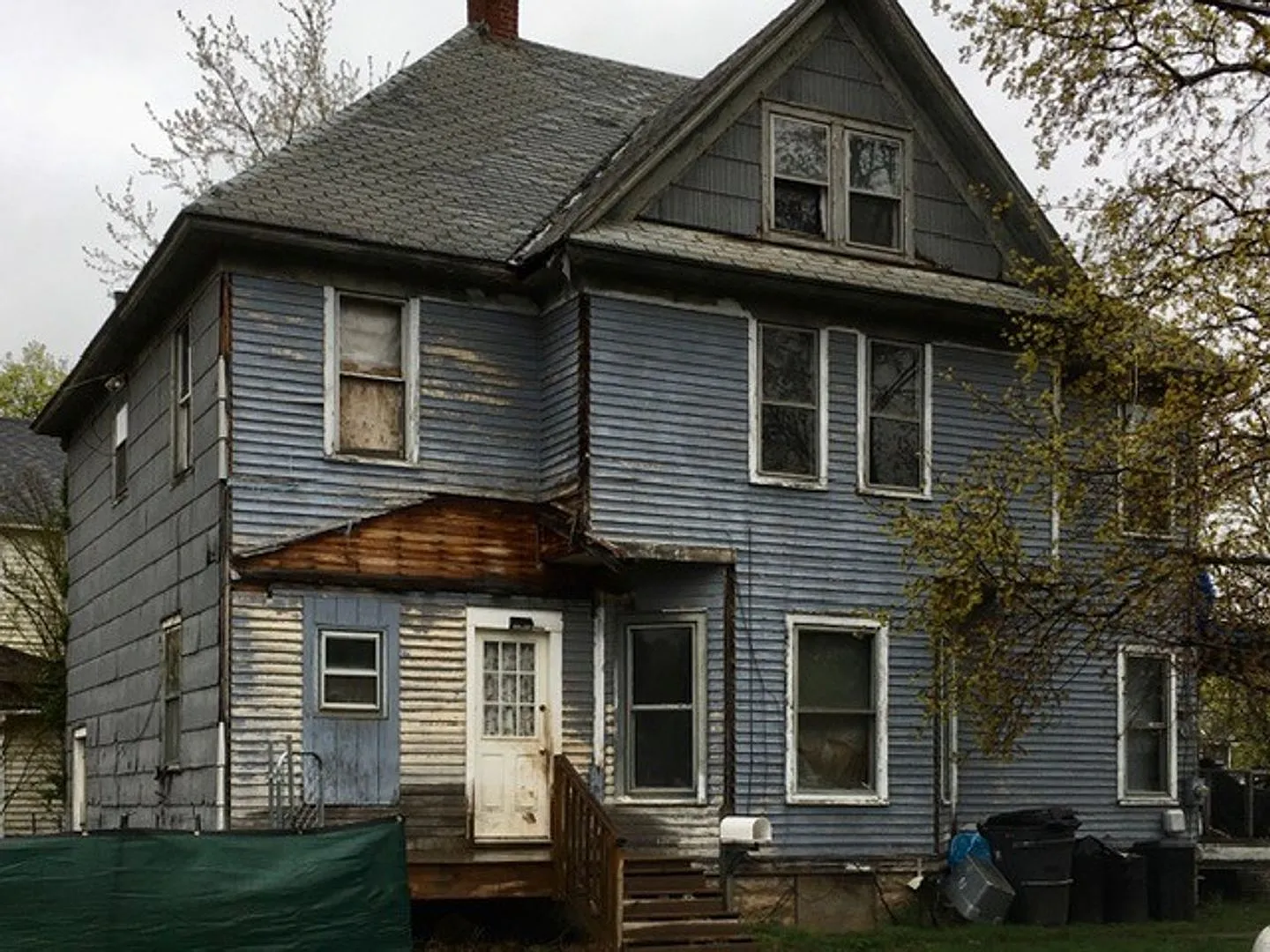 Value-Add, Multi-Story-Home in Newark — Photo 1