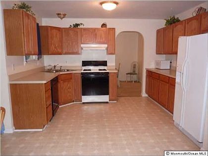 Large eat in kitchen