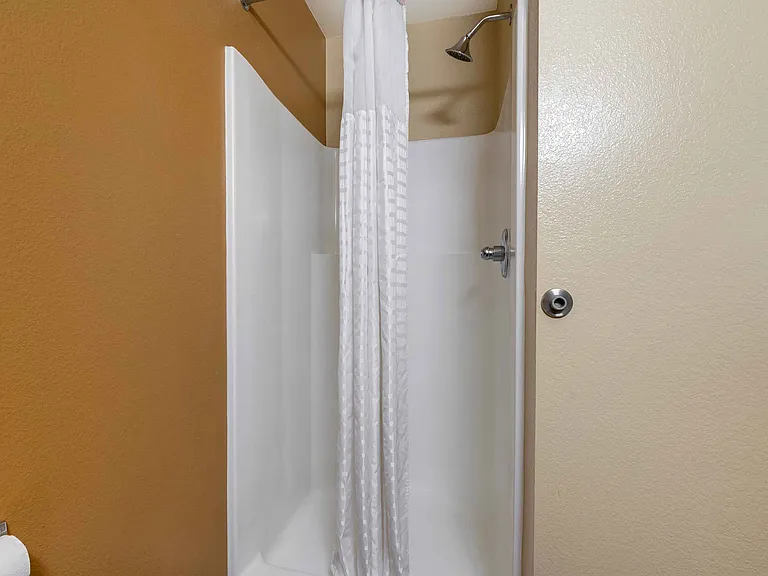 2 Bedroom Suite - 1 King and 1 Queen Bed