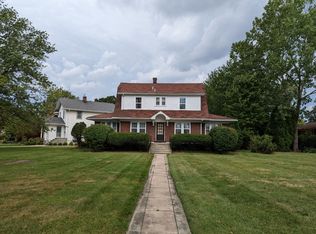 170 S Delaplaine Rd, Riverside, IL 60546