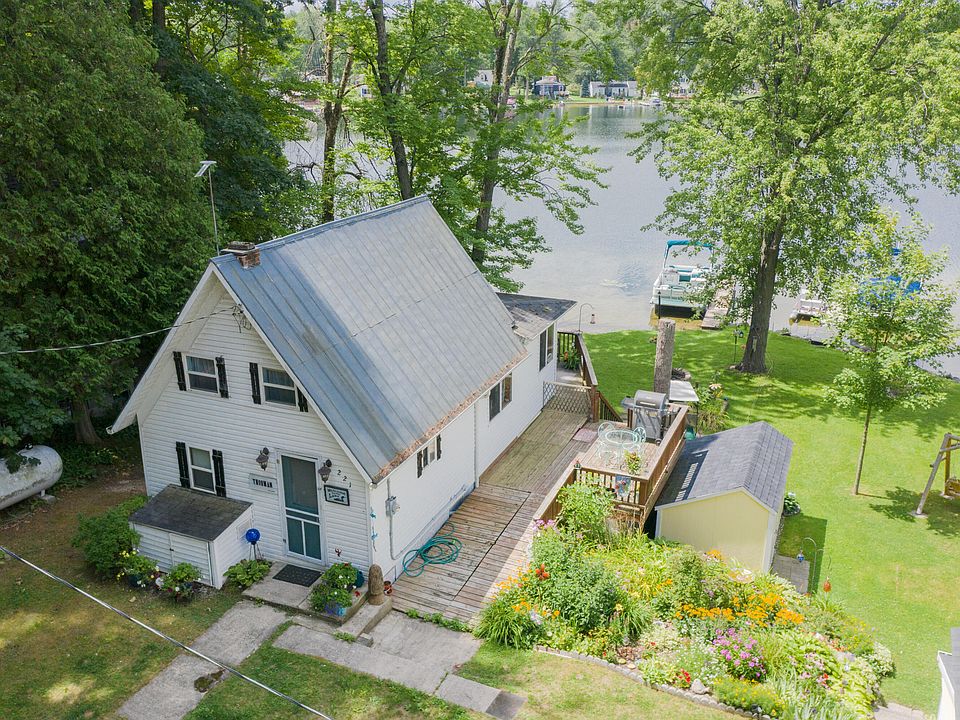 221 Lake Dr, Six Lakes, MI 48886 Zillow