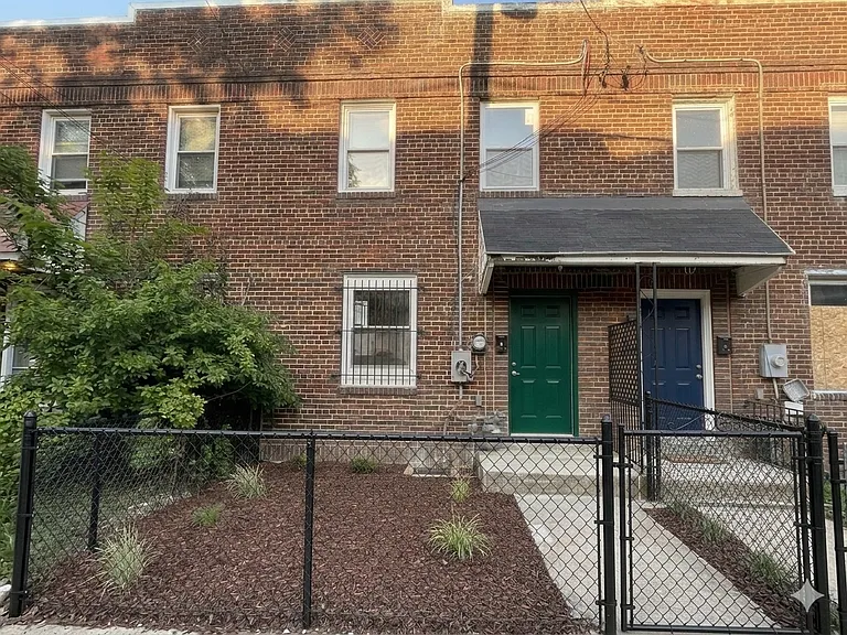 1835 Corcoran St NE — Photo 12
