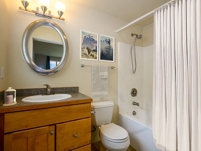 1410 W Babcock St #D — Photo 7