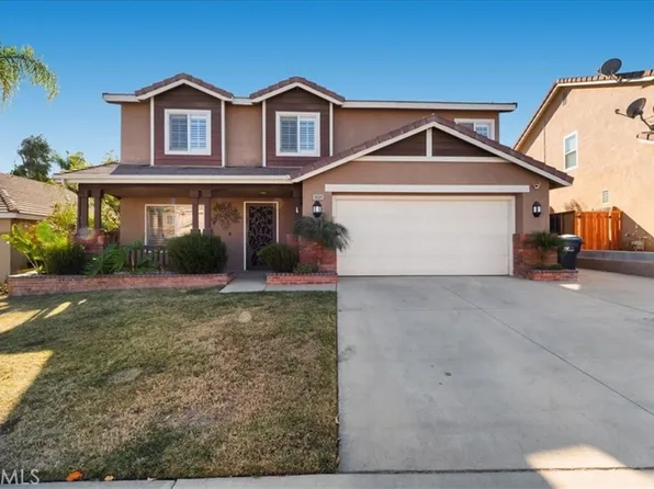 8809 Dahlia Dr, Corona, CA 92883