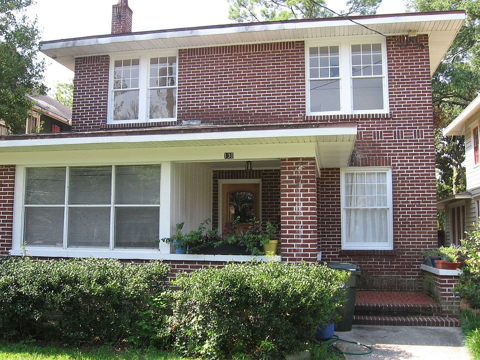 1st image of 130 W 10th St