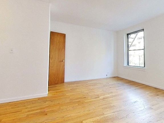 5th image of 947 1st Ave #5C
