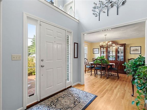 4th image of 156 Harrington Ave