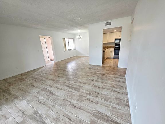 5th image of 2470 Lakeway Branch Dr #907