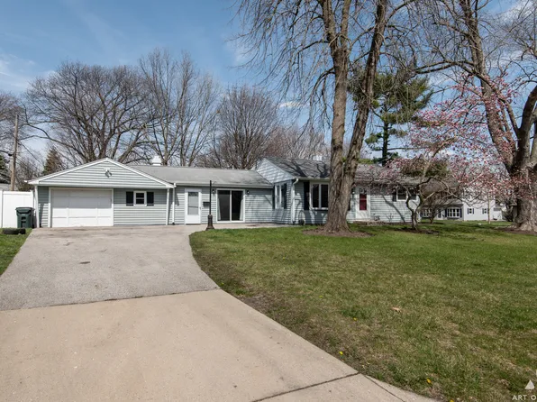 2100 Eastman St, Rolling Meadows, IL 60008