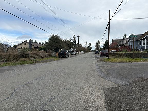 4th image of 927 Ellinor Ave