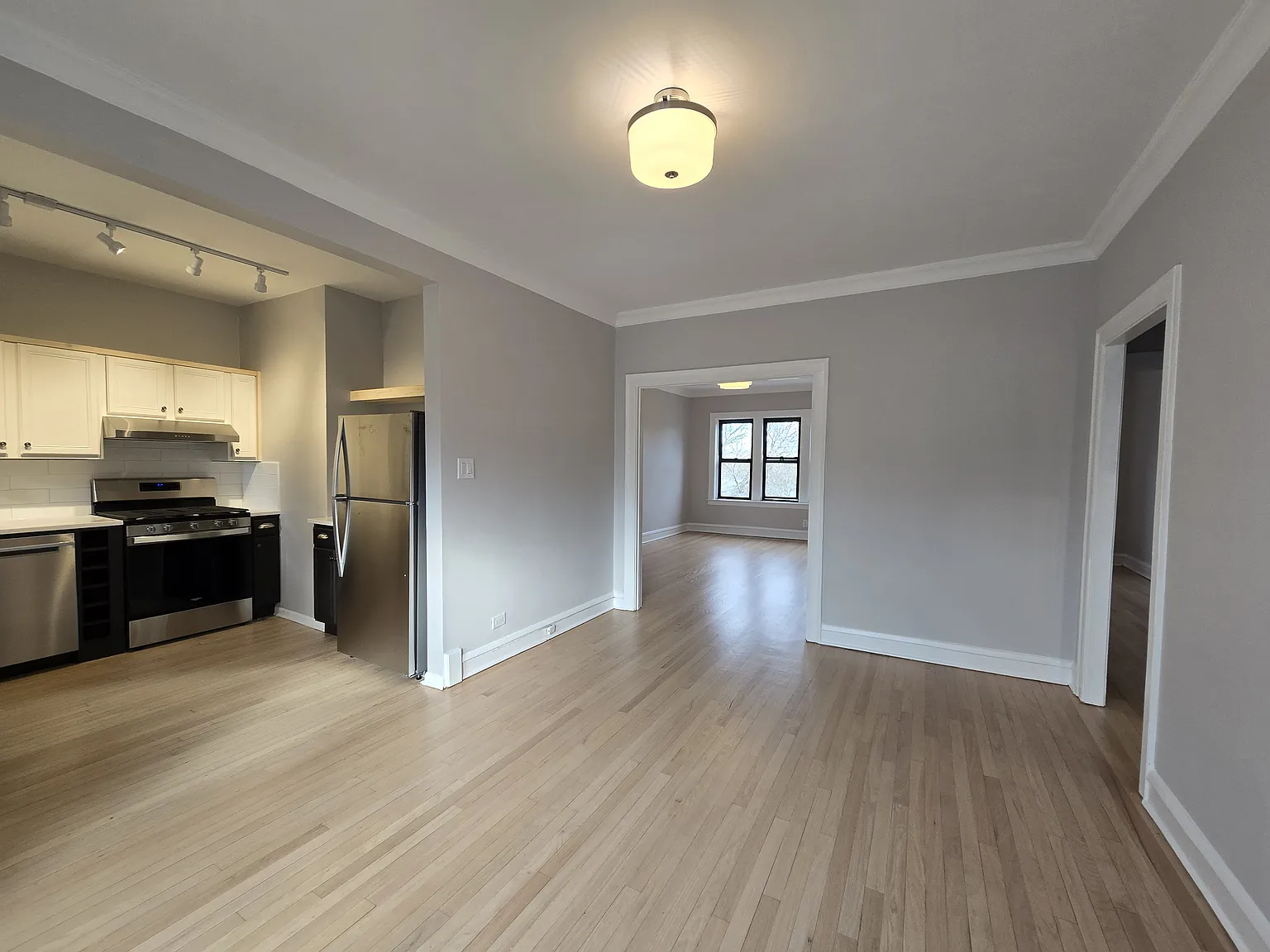 1 bed, 800 sqft, $1,925 — Photo 3