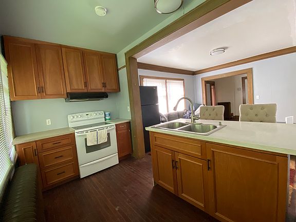 3rd image of 5037 17th Ave NE #A