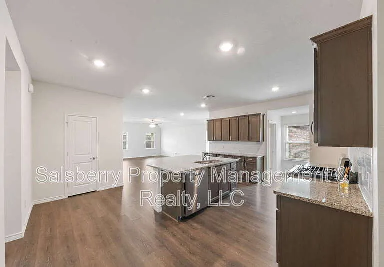 503 Willow View Way — Photo 2