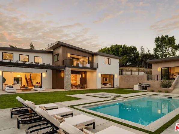38 Dapplegray Rd, Bell Canyon, CA 91307