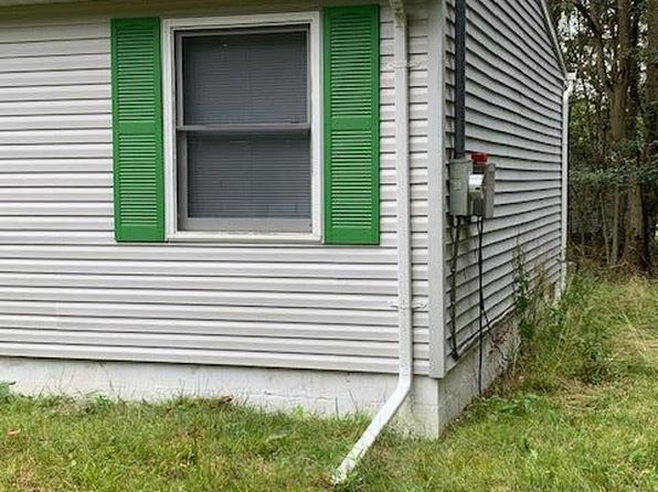 9894 Breezeway Ter, Tobyhanna, PA 18466